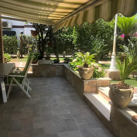 度假居 - Paradise Near Airport Fiumicino 弗雷杰内